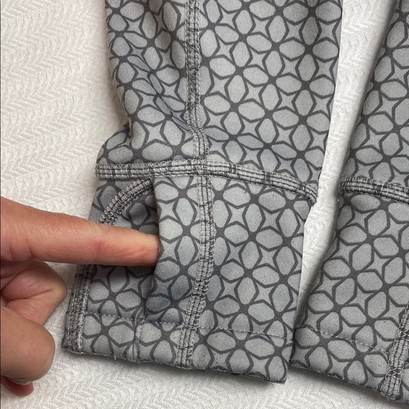 Lands' End Quarter-Zip Pullover Sweatshirt Reflective Performance Gray Size 12 - Picture 9 of 16